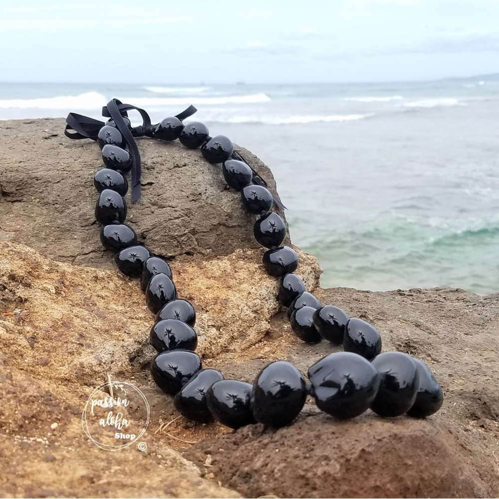 NWT Kukui Nut Lei Necklace - Black - The Hawaiian